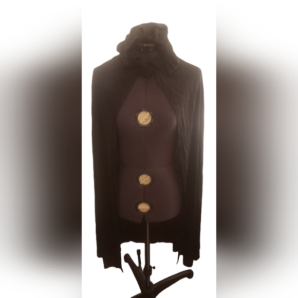 Kids Halloween Cape - Picture 2 of 2